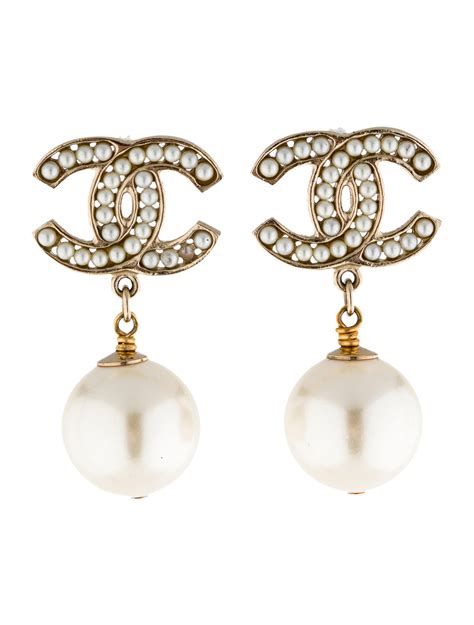 chanel pearl drop earrings 2015|Chanel earrings original.